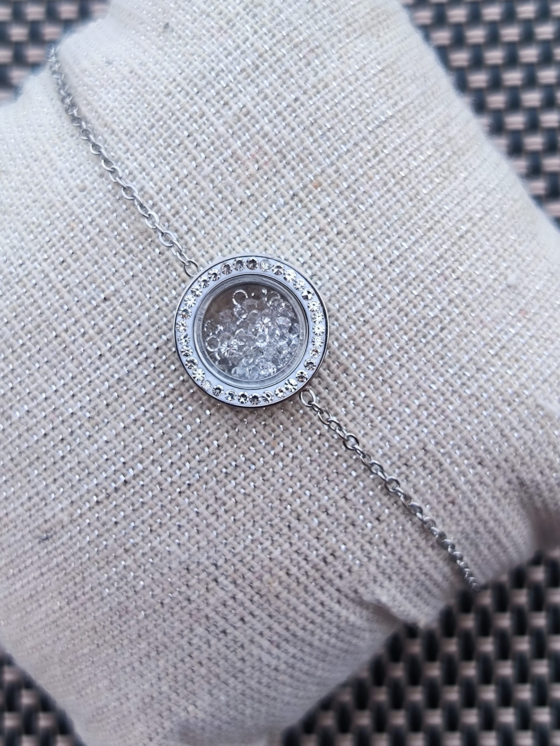 Bracelet cercle inséré de diam's Bracelet cercle inséré de diam's