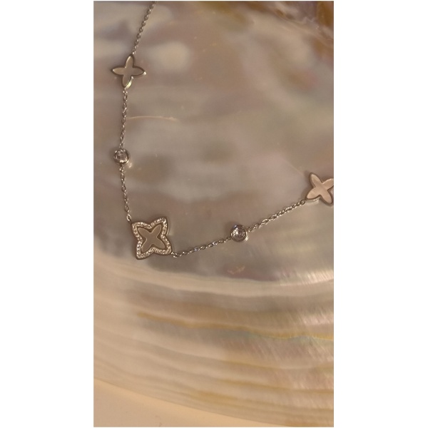 Collier trèfle nacré