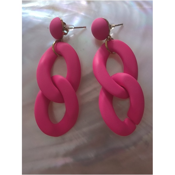 Boucle d'oreille chaîne rose fushia