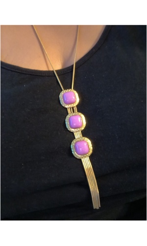 Sautoir carré violet