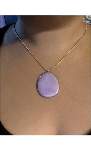 Collier médaillon violet