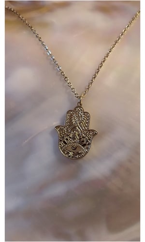 Collier main orientale