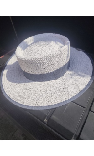 Chapeau blanc/bleu