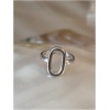 Bague en argent avec motif ovale.