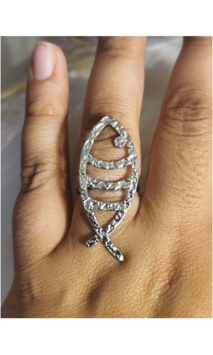 Bague poisson martelé