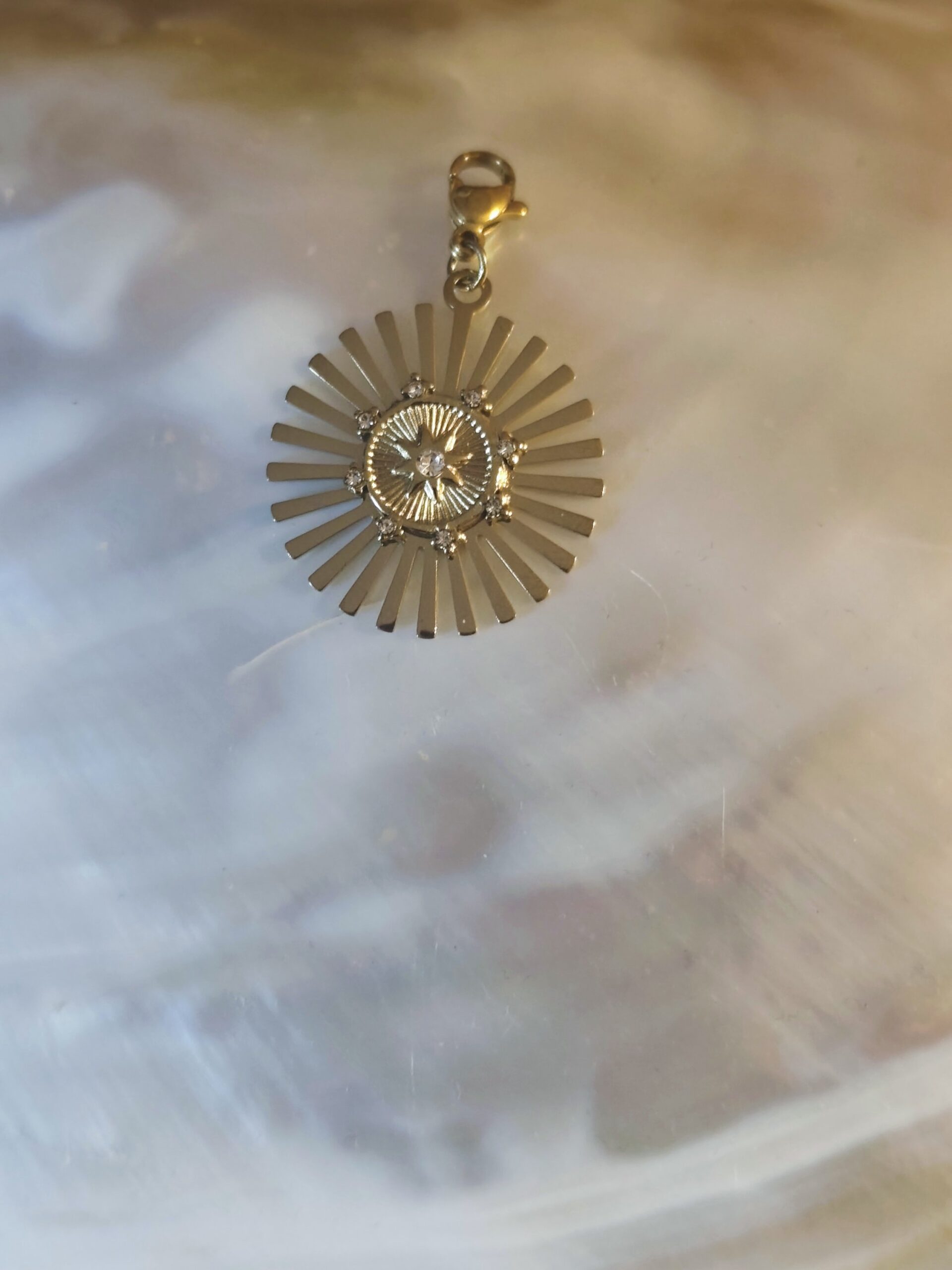 Charm marguerite Charm marguerite