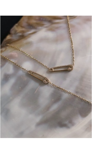 Parure épingle à nourrice