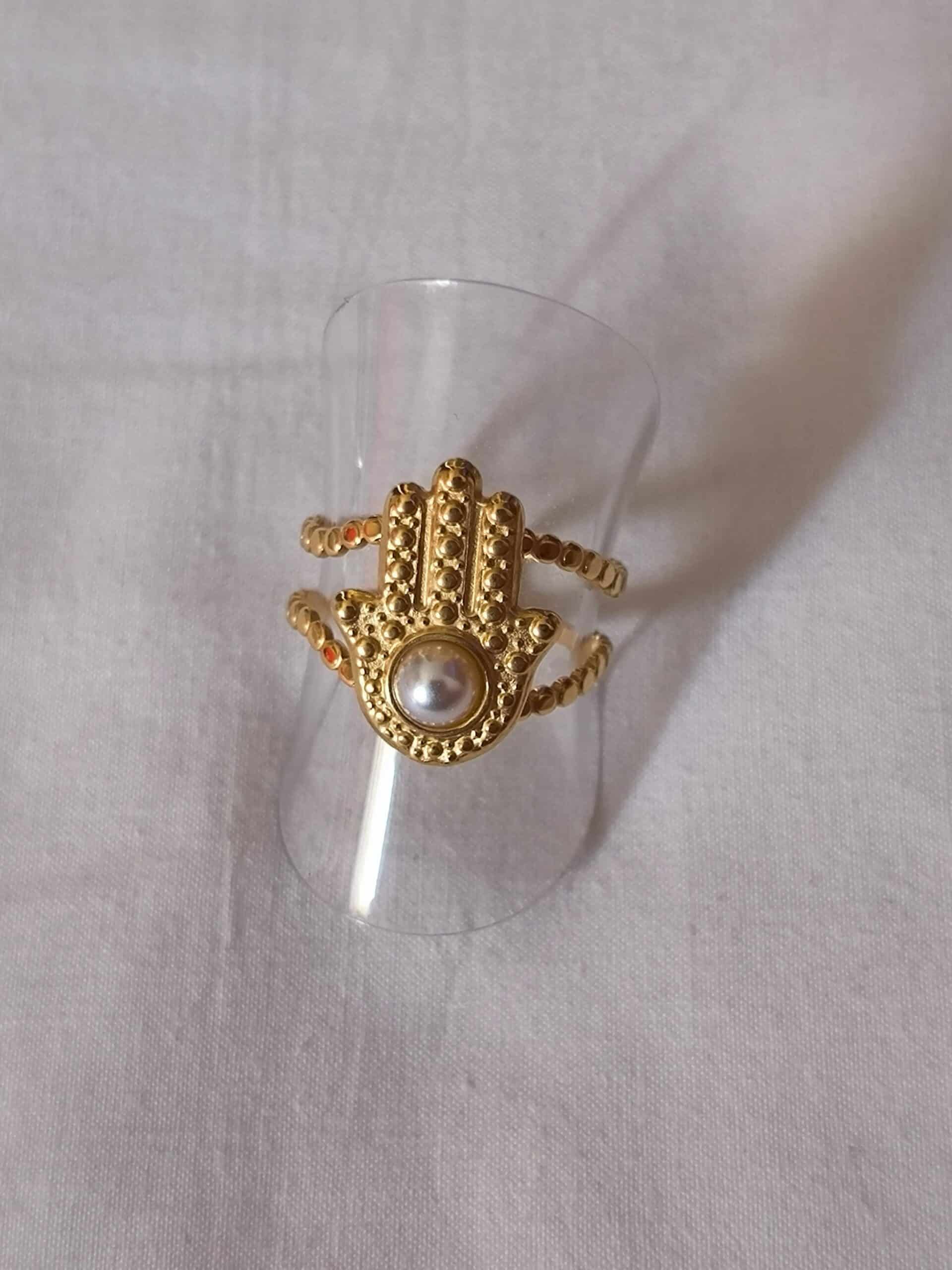 Bague main perle