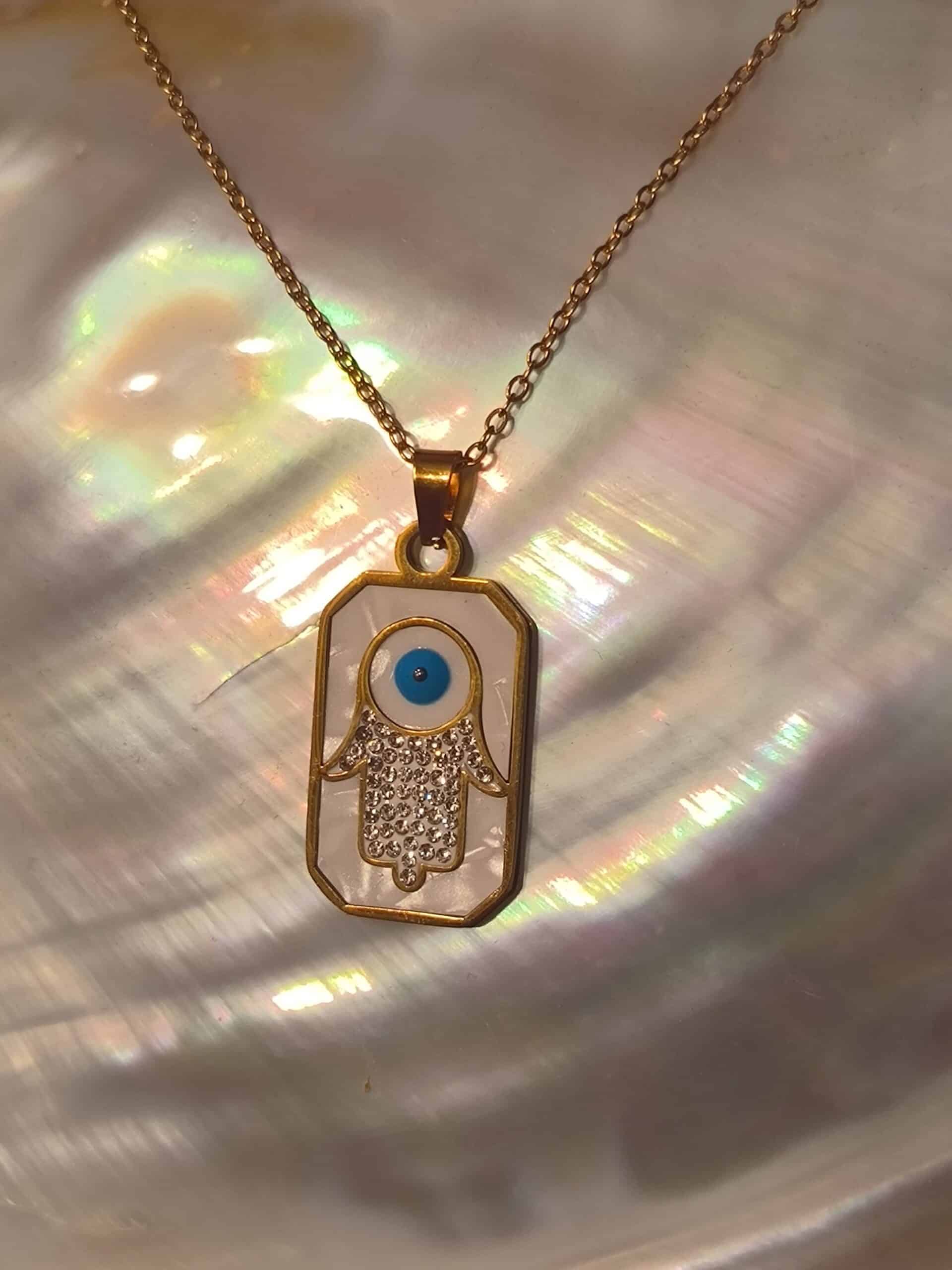 Collier plaque main oeil