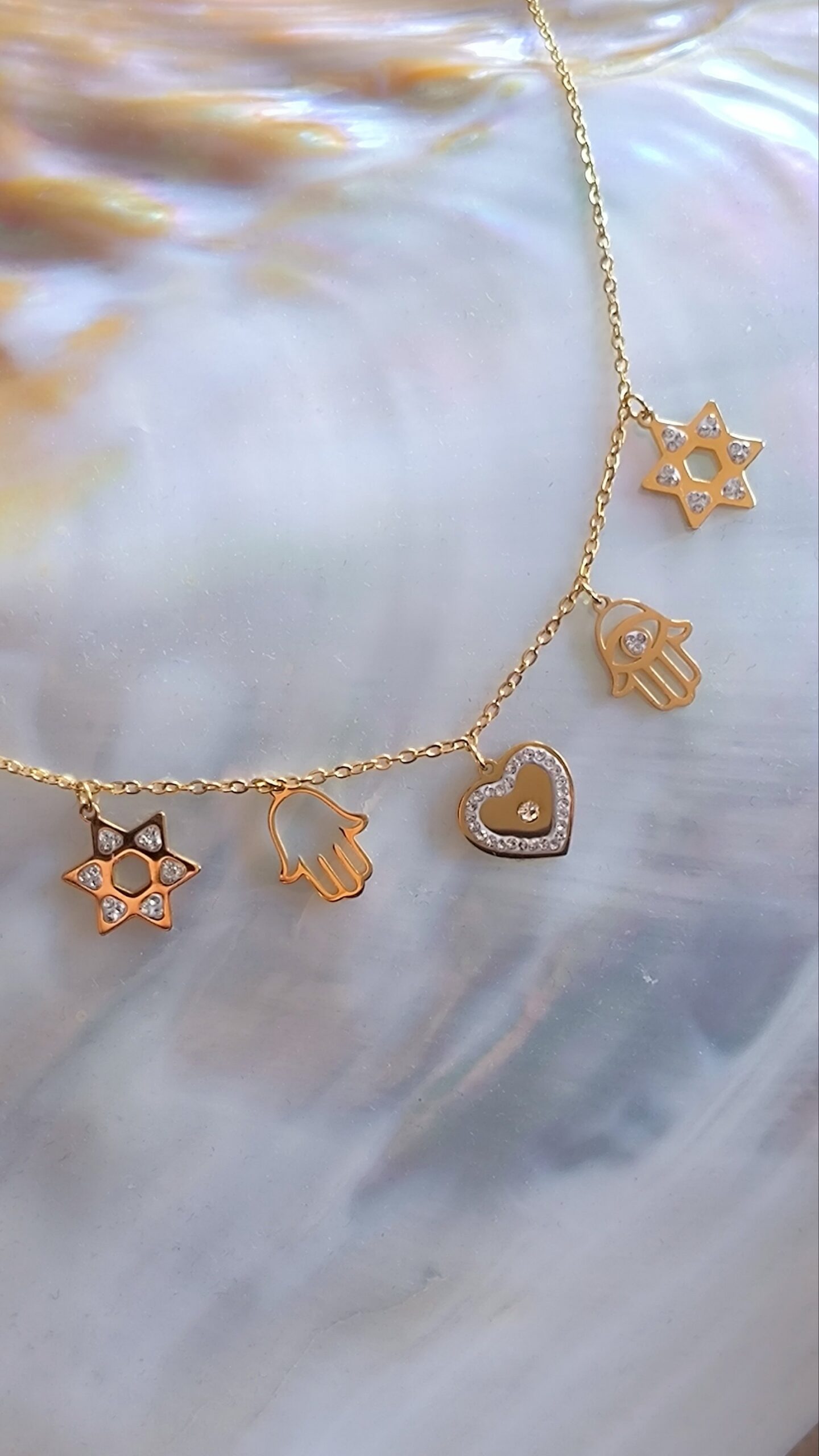 Collier multi main et maguen