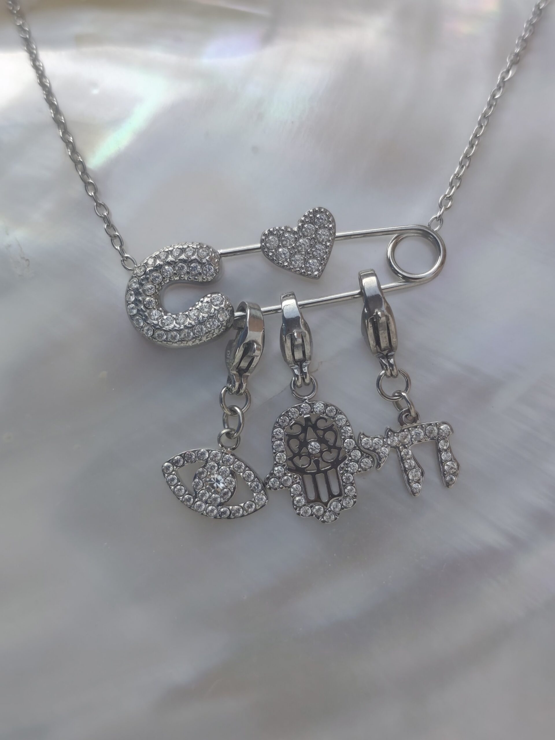 Collier épingle charm