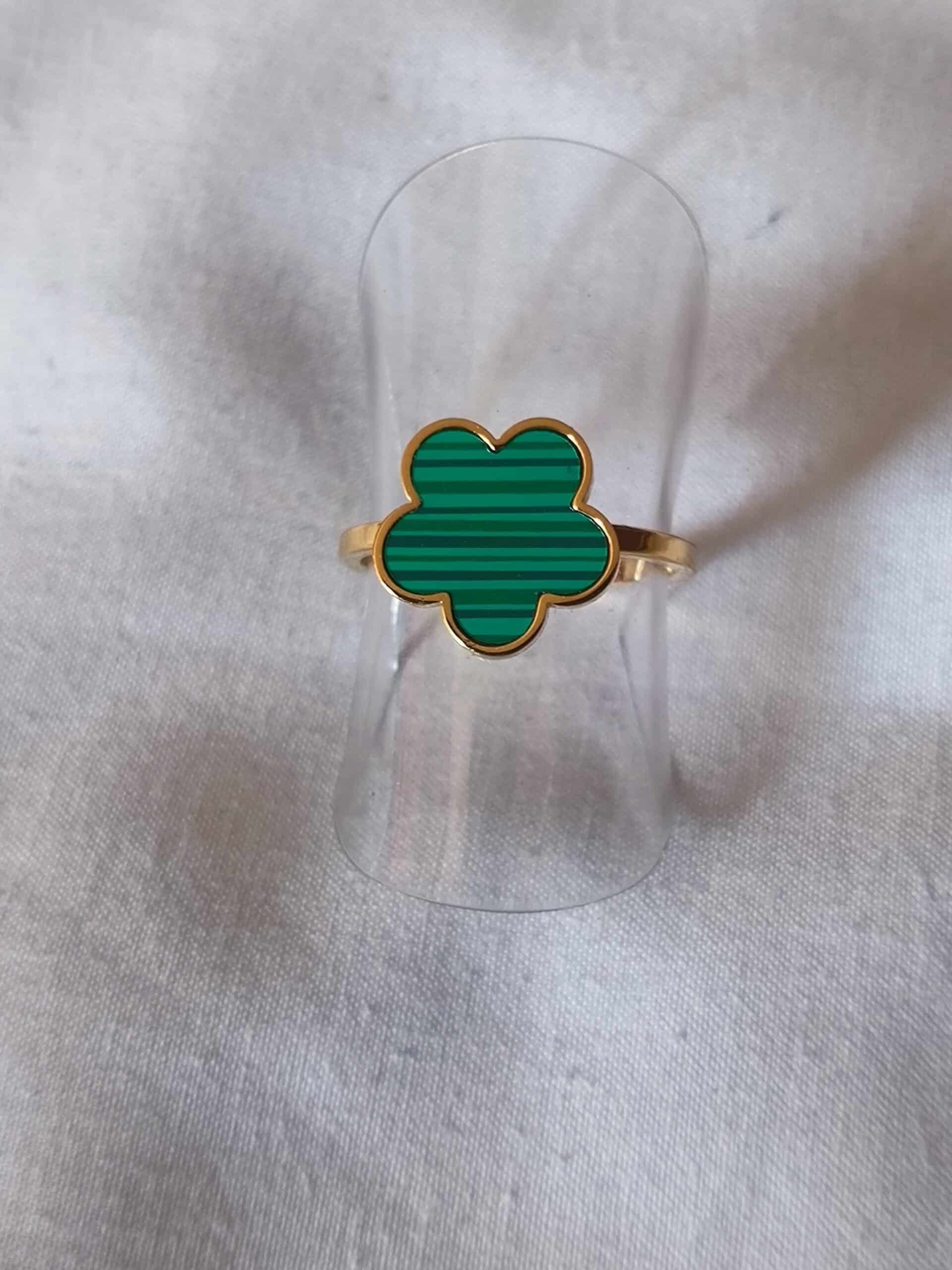 Bague fleur verte