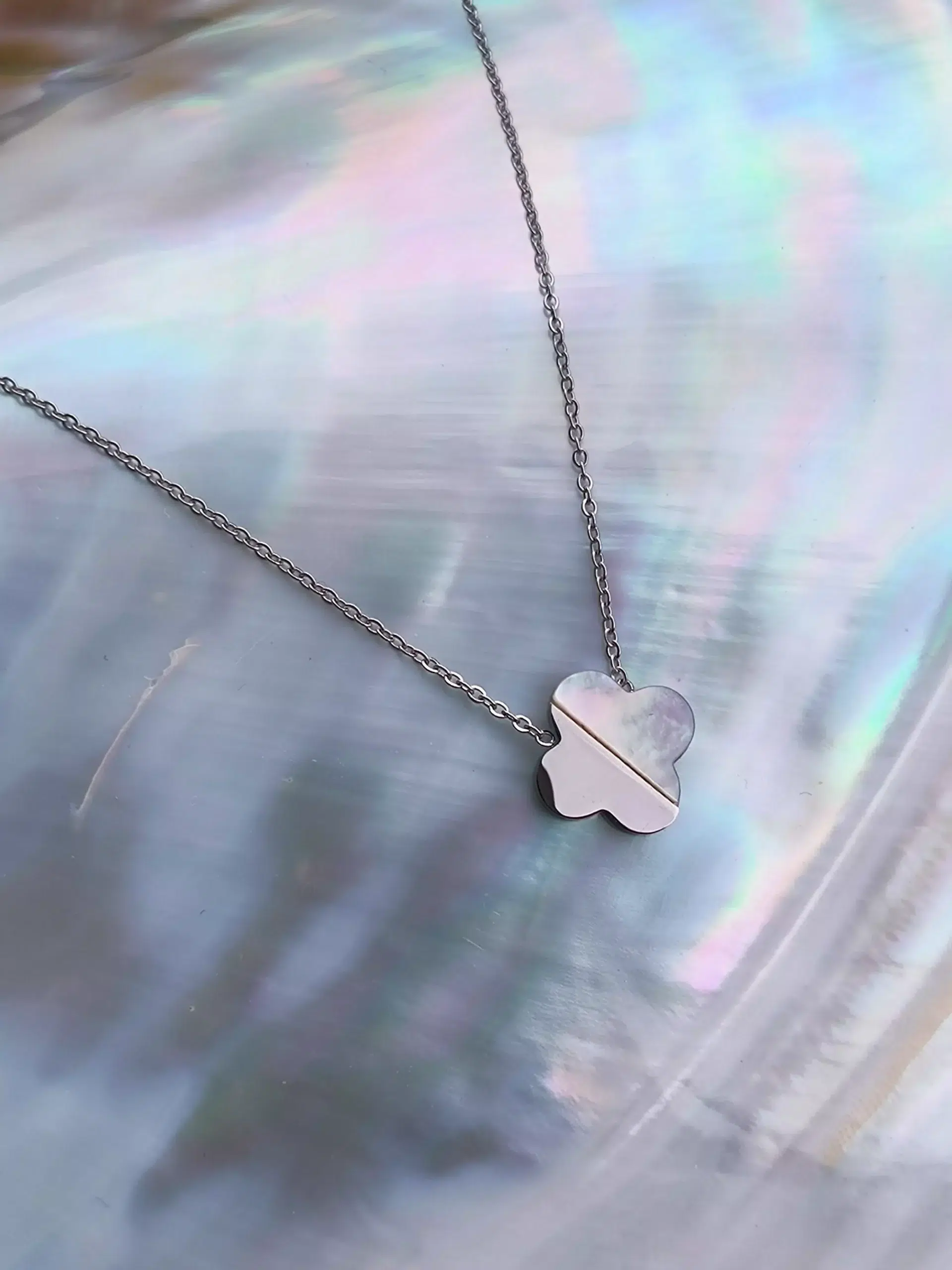 Collier demi trèfle
