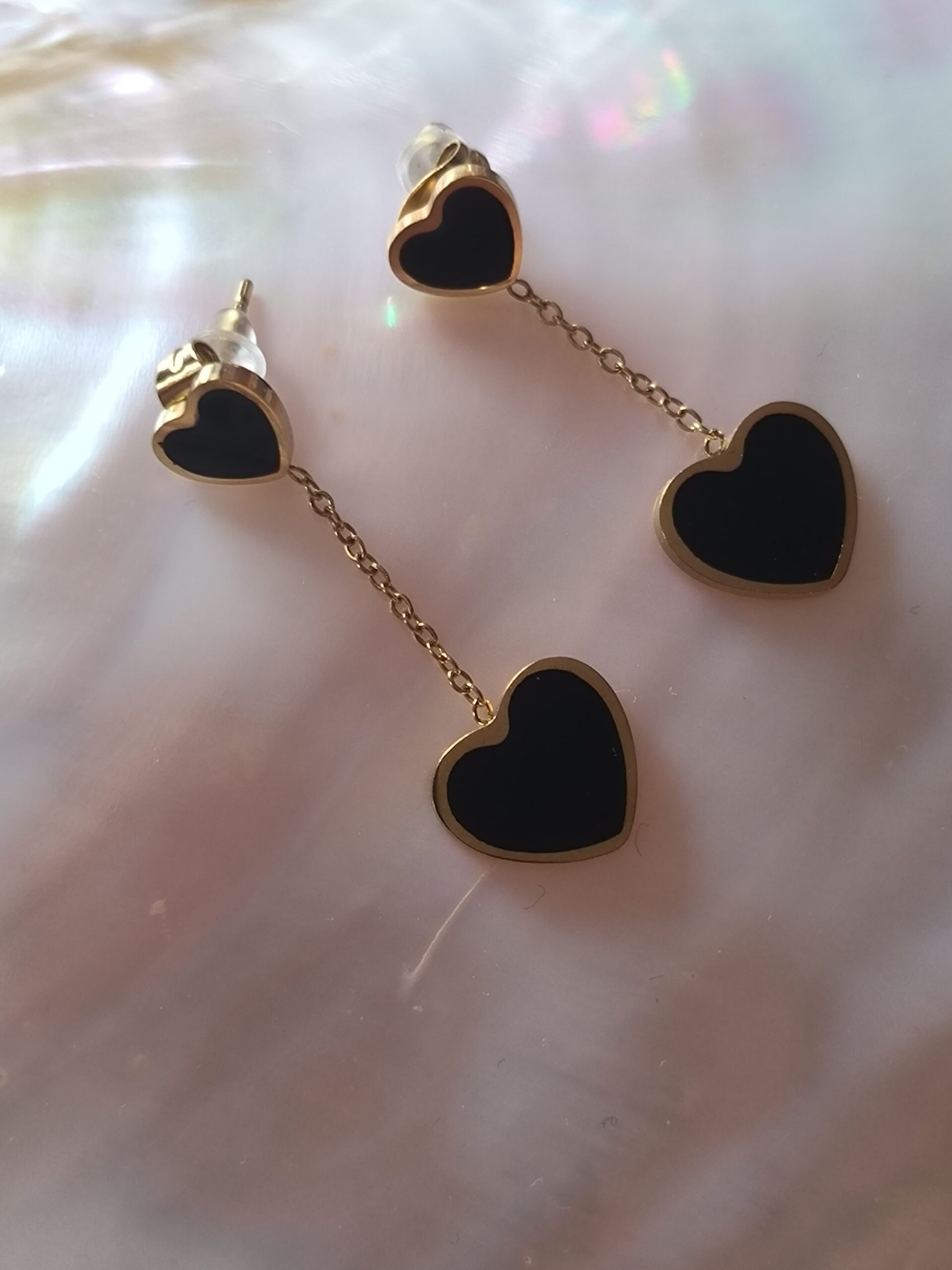 Boucle d'oreille coeur noir