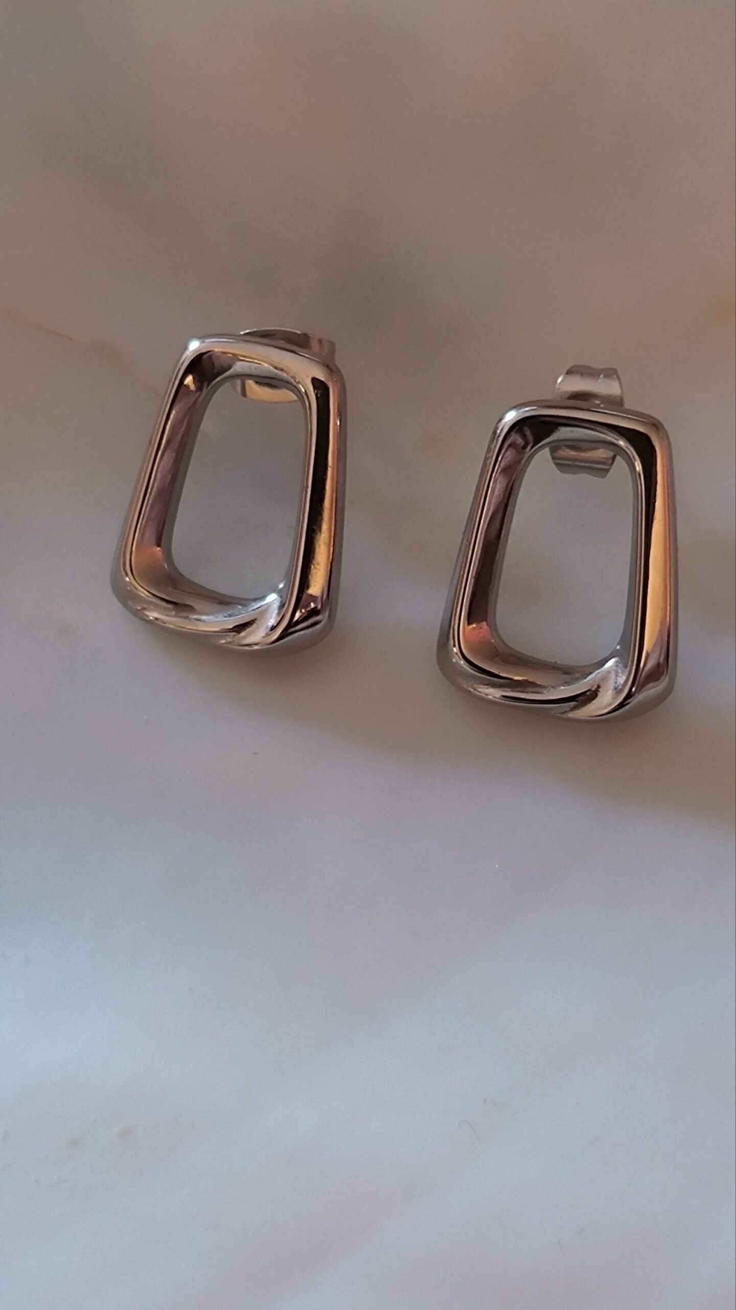 Boucle d'oreille carré