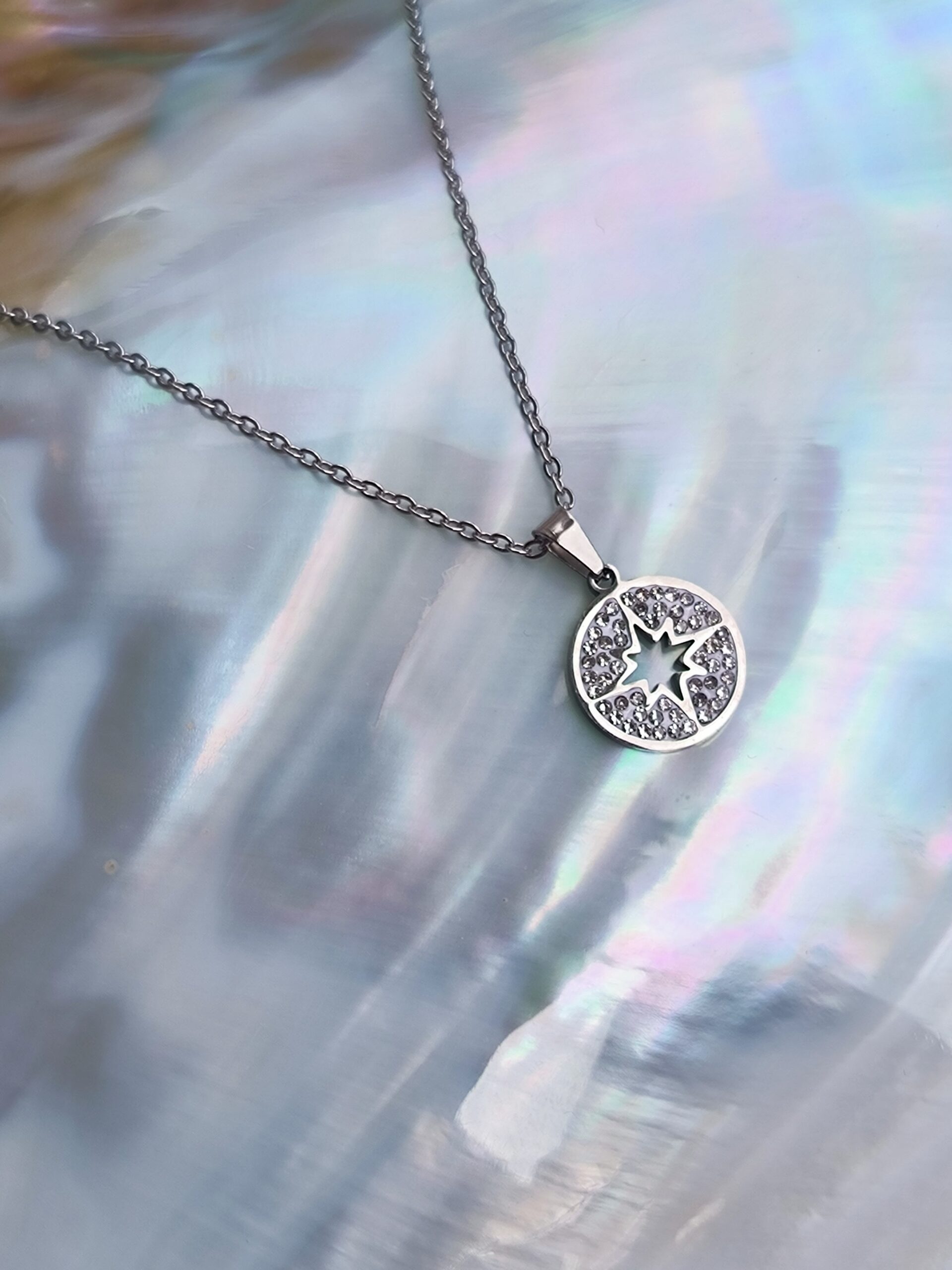 Collier medaille etoile
