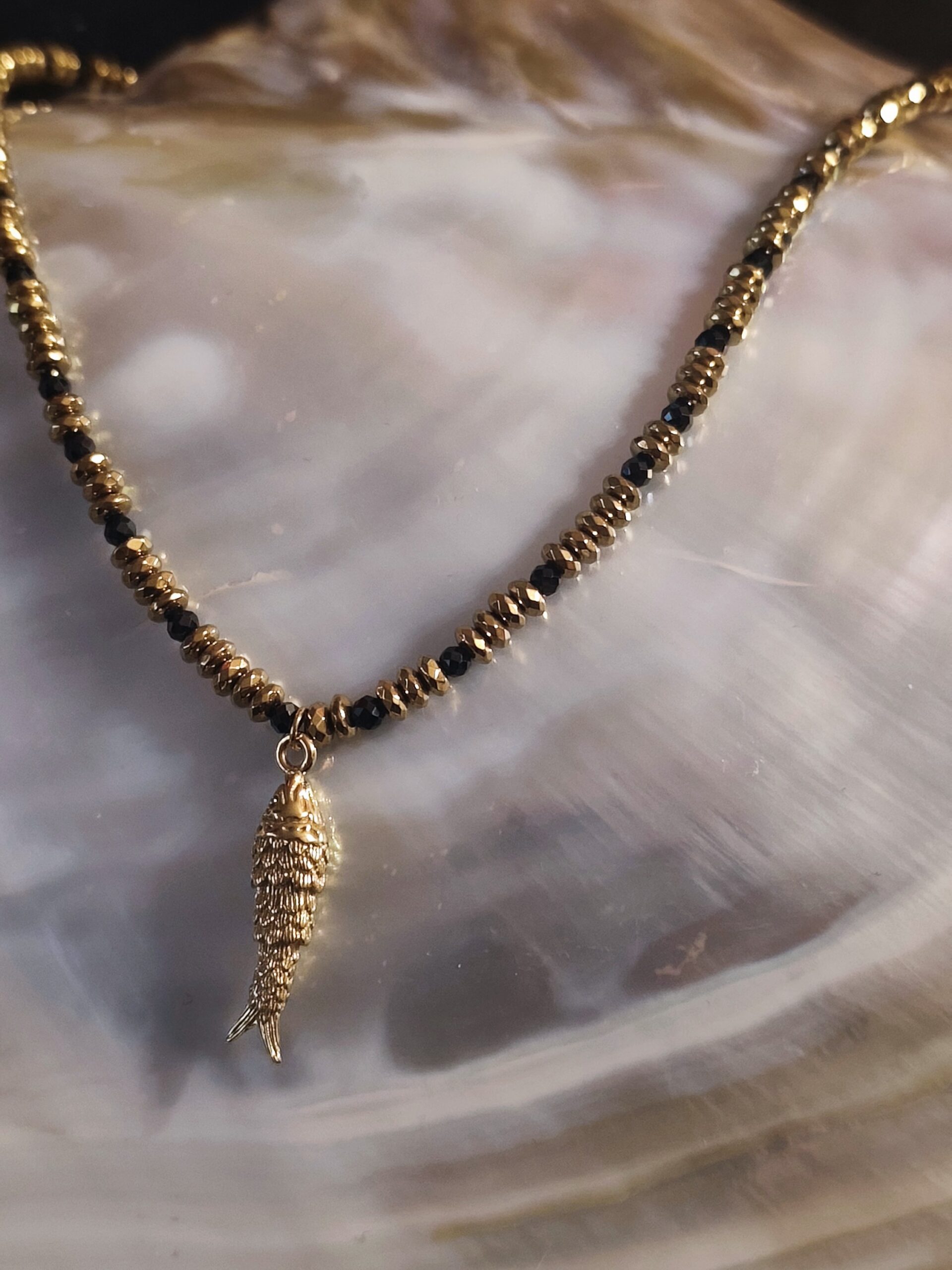 Collier perle poisson