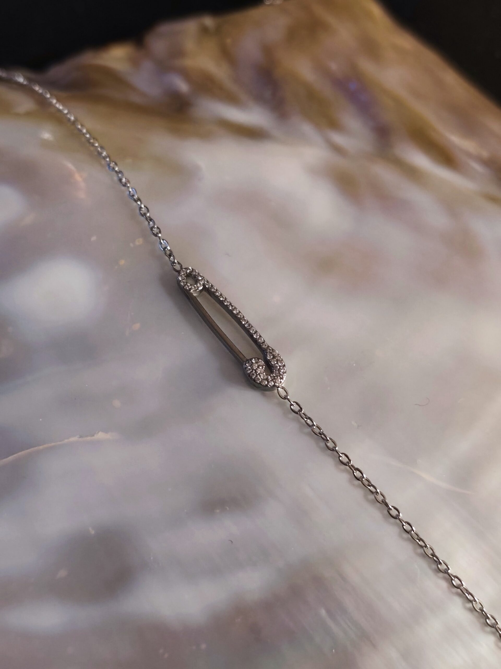 Bracelet épingle a nourrice