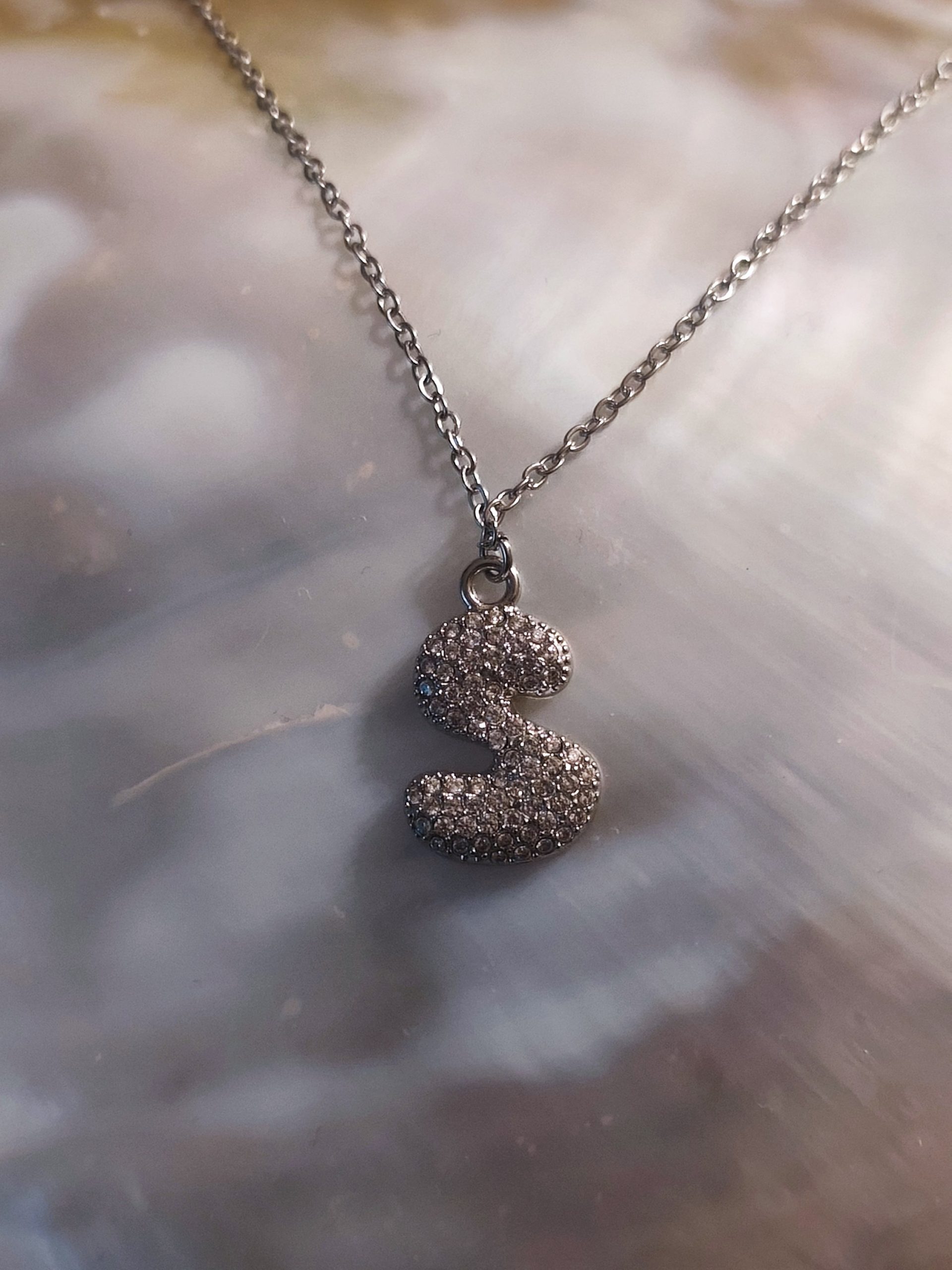 Collier S