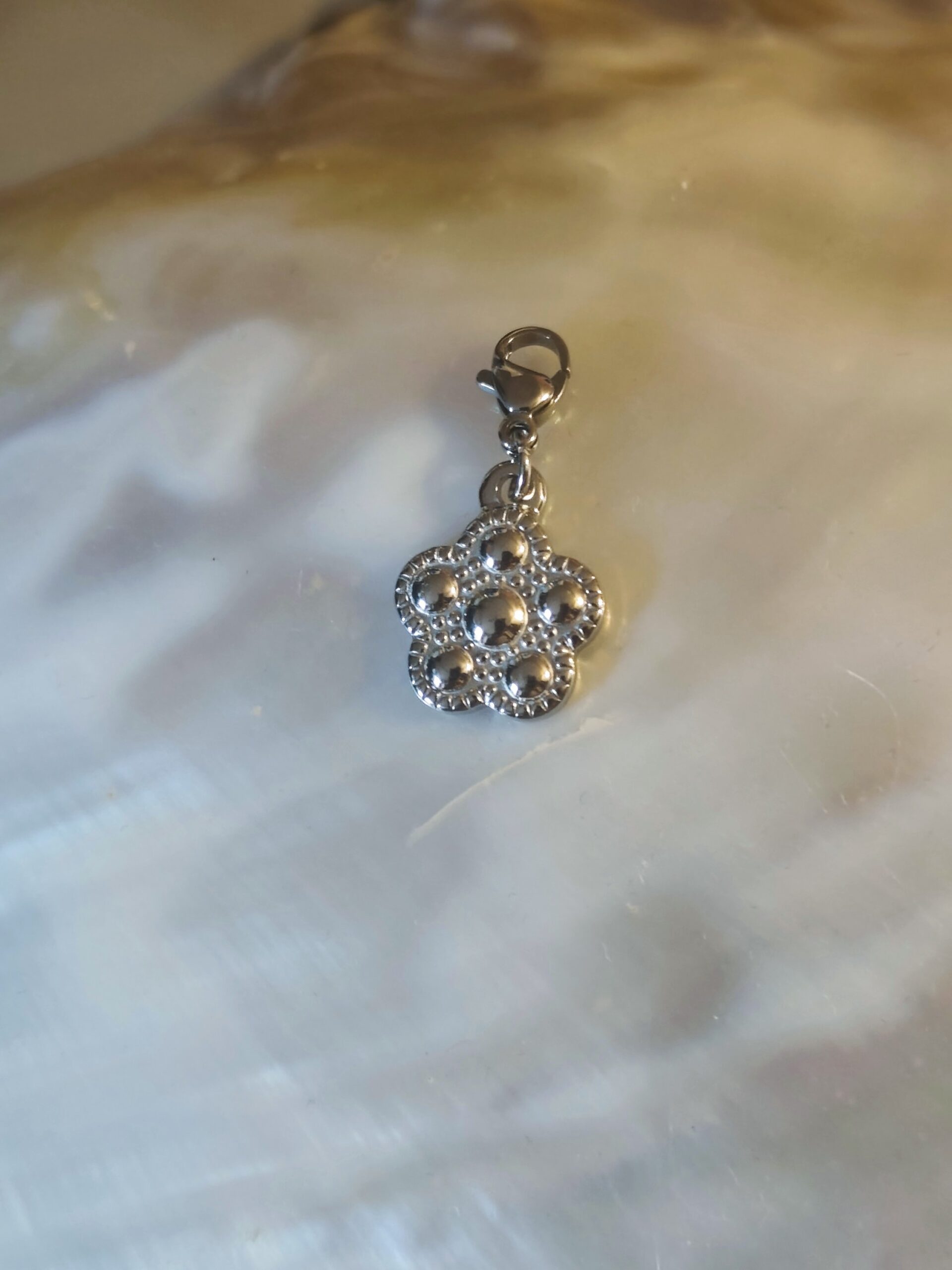 Charm fleur boule