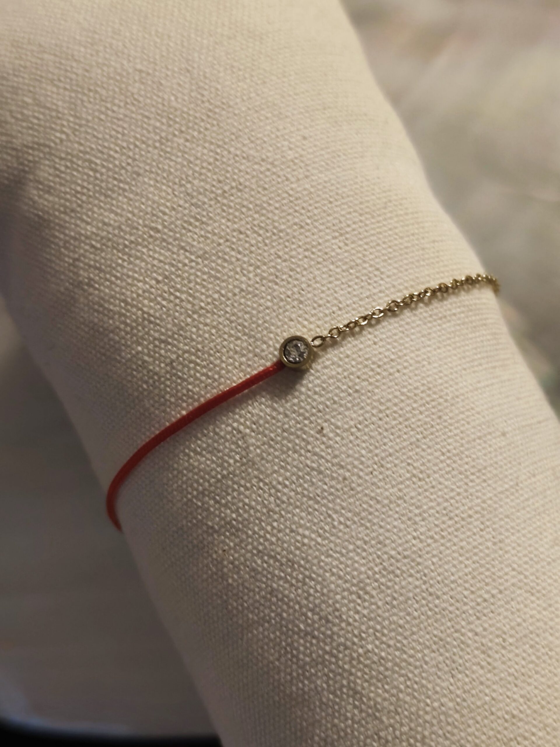 Bracelet moitié fil et moitié chaîne