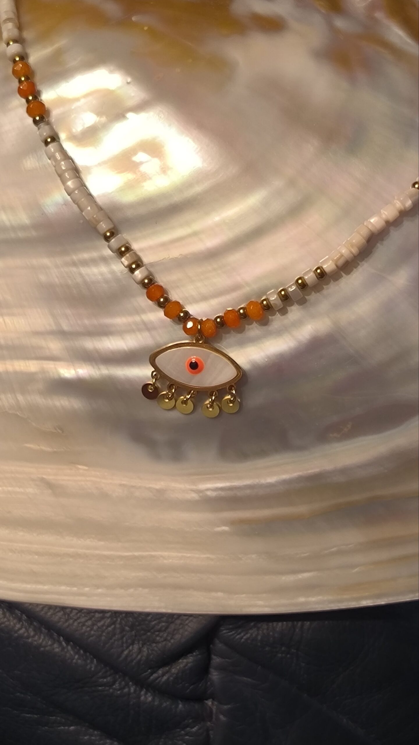 Collier oeil perle